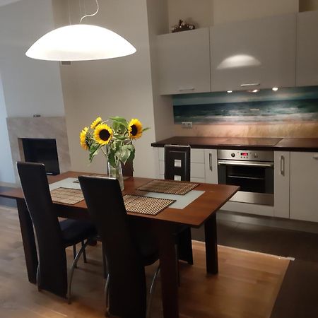 Kungu 25 Oldtown & Free Parking Apartamento Riga Exterior foto