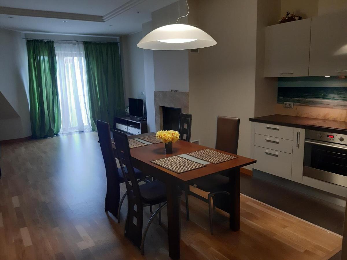 Kungu 25 Oldtown & Free Parking Apartamento Riga Exterior foto